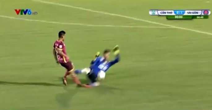 Chủ tịch Sài Gòn FC: Trọng tài dung túng cho pha bóng Bửu Ngọc triệt hạ Duy Long