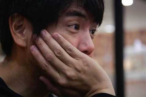 Dịch vụ đàn ông tâm sự với người cô đơn giá 200.000 đồng/giờ hút khách