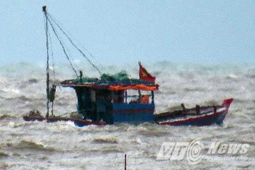 Bão số 1 nhấn chìm 3 thuyền trên vùng biển Nam Định