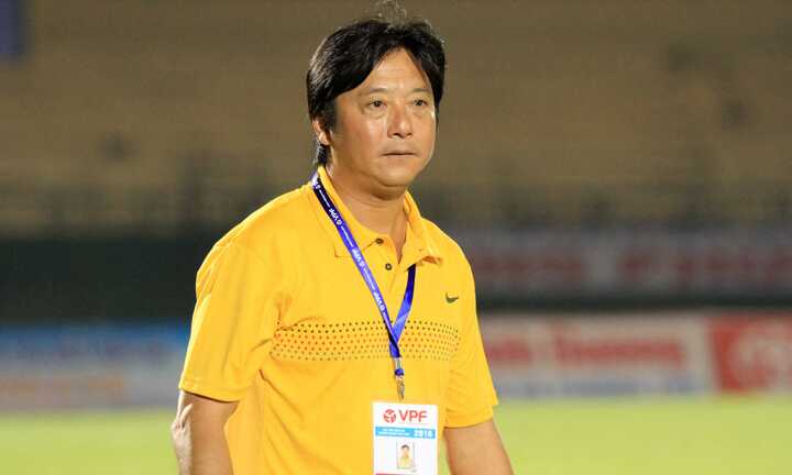 Lê Huỳnh Đức chê trọng tài, HLV Bình Dương thừa nhận người hâm mộ không tin bóng đá Việt Nam nữa