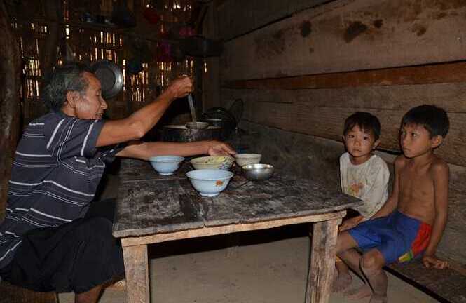 Kinh dị nơi dùng dùi nung đỏ chọc vào hàm chữa sâu răng