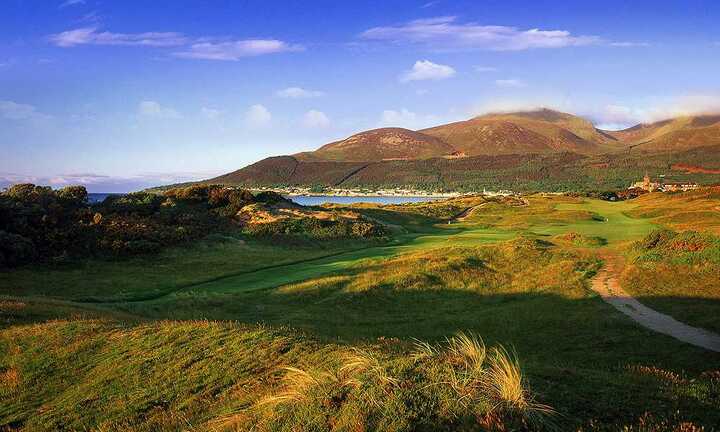 Mê mẩn Royal County Down Golf Club- một trong những sân golf lâu đời nhất Ireland