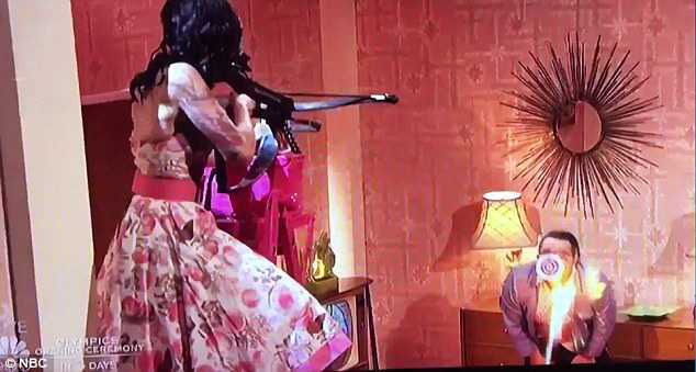 Clip sốc: Biểu diễn thất bại, thí sinh bị mũi tên cháy rực đâm trúng cổ họng