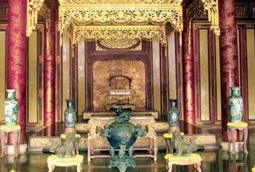 Bí ẩn quanh chiếc ngai vàng duy nhất còn tồn tại ở Việt Nam