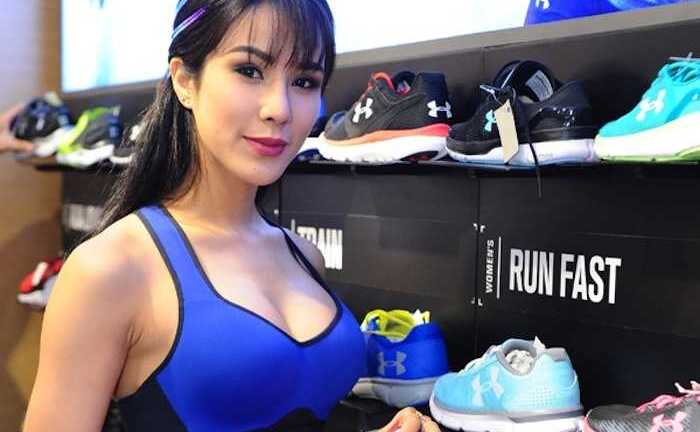 Diệp Lâm Anh khoe vẻ căng tràn gợi cảm