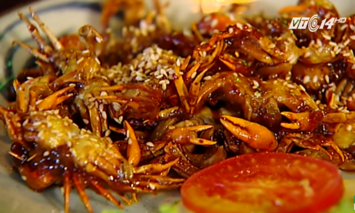 Cách làm cua đồng rang me giòn, thơm, lạ miệng