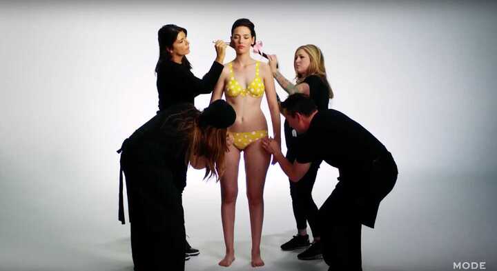 Chiêm ngưỡng 100 năm lịch sử áo tắm phụ nữ qua nghệ thuật vẽ trên cơ thể