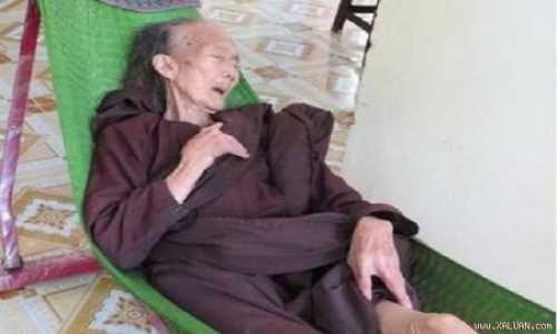 Ly kỳ bà lão trăm tuổi ở Bến Tre biết trước ngày giờ qua đời