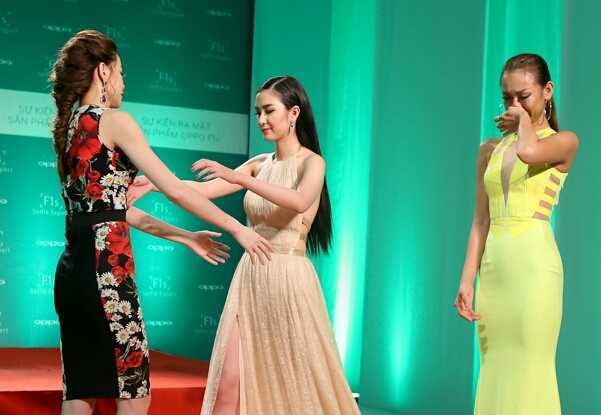 Tập 9 The Face: Hà Hồ không kiêng nể, thẳng tay loại thí sinh team Phạm Hương