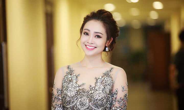 MC Thuỳ Linh lộng lẫy trong đêm nhạc của 4 diva làng nhạc Việt