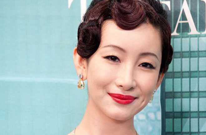 Sao nữ 'Võ Tắc Thiên' tự đấm vào mặt, bóp cổ, có dấu hiệu tâm thần