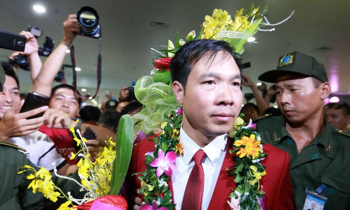 Trực tiếp Olympic: Người hùng Hoàng Xuân Vinh về nước, Tiến Minh đấu Lin Dan