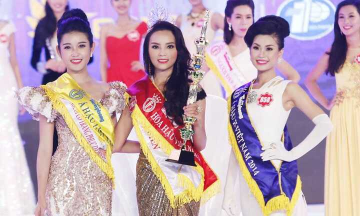 Hé lộ sự thật về các cuộc thi sắc đẹp và những lùm xùm hậu trường gây tò mò