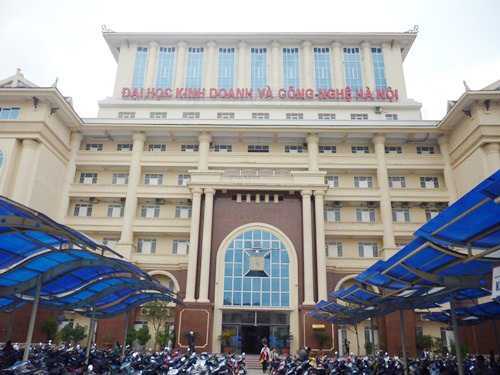 18 điểm đỗ vào Y đa khoa: Bộ GD-ĐT yêu cầu trả hồ sơ, trường vẫn giữ