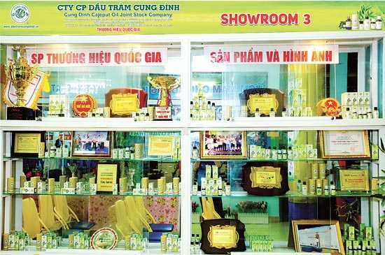 Người tiêu dùng đã “ưa” dầu tràm Cung Đình thương hiệu Việt