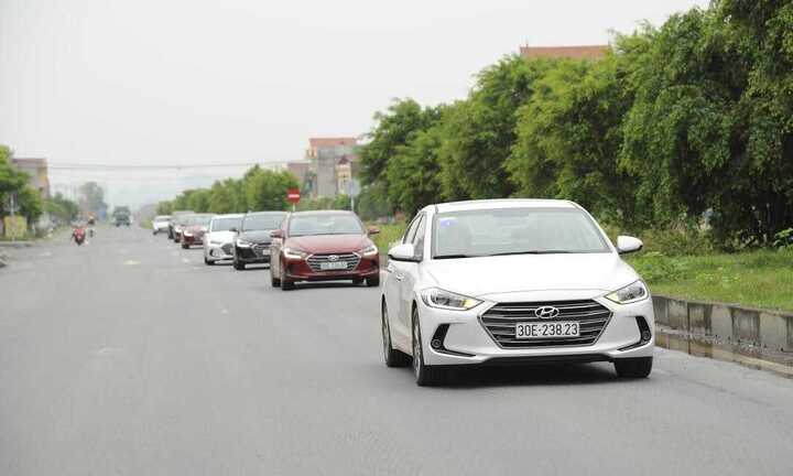 Giá rẻ, tiết kiệm nhiên liệu, Hyundai Elantra 2016 có tạo ‘sốt’?