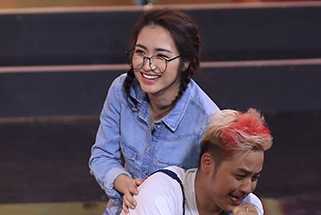 Công Phượng bị 'hạ nhục', Hoà Minzy nổi điên