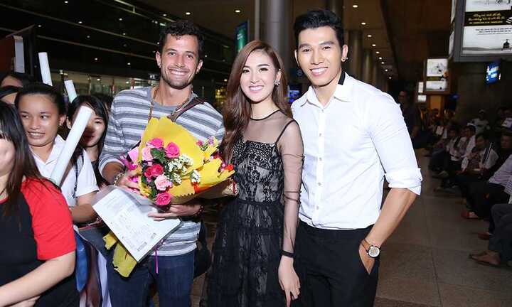 Ngọc Loan The Face quyến rũ bên Nam vương đại sứ hoàn cầu