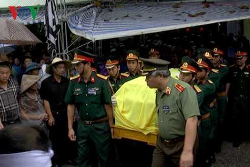 Nhiều người đưa tang hai lãnh đạo tỉnh Yên Bái