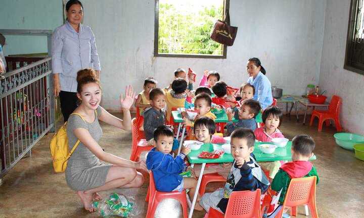 Á hậu 2 Quỳnh Giao: Từ thiện để thêm hiểu và thêm yêu quê hương mình