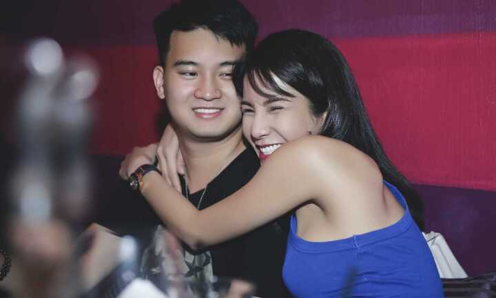 Bạn trai thiếu gia tổ chức sinh nhật bất ngờ cho Diệp Lâm Anh