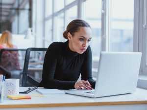 Ngồi làm việc cả ngày cũng nguy hiểm tính mạng