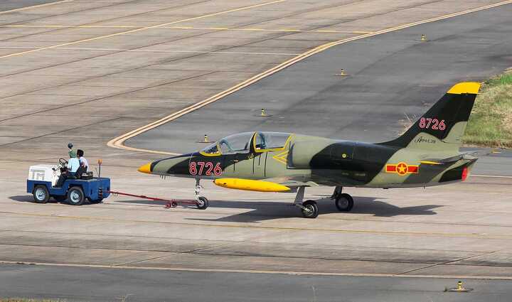 Cận cảnh máy bay huấn luyện Aero L-39 Albatros