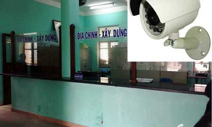 Huyện lắp đặt camera theo dõi cán bộ xã làm việc