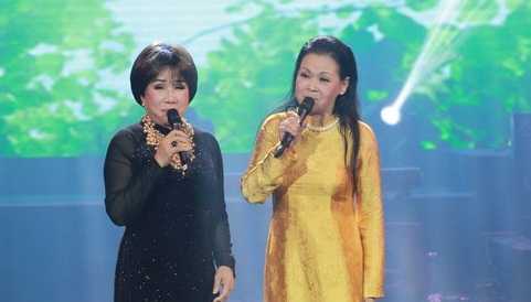 Bị Khánh Ly 'tố' không bao giờ sơn móng tay, Lệ Thu nhận là người 'hà tiện'