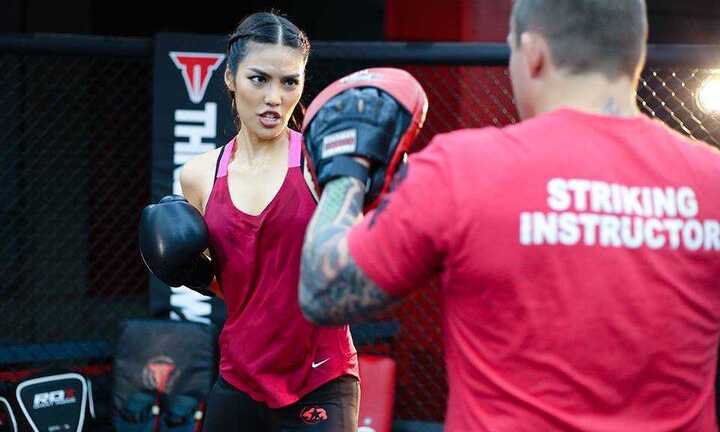 Lan Khuê gây bất ngờ khi khoe tài đánh võ cùng cựu vô địch MMA