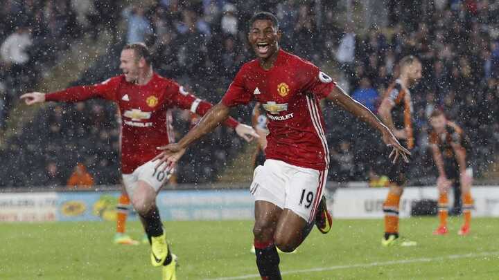 MU thắng Hull City: Mike Phelan kích hoạt Fergie Time, Mourinho toàn thắng cả 3 trận