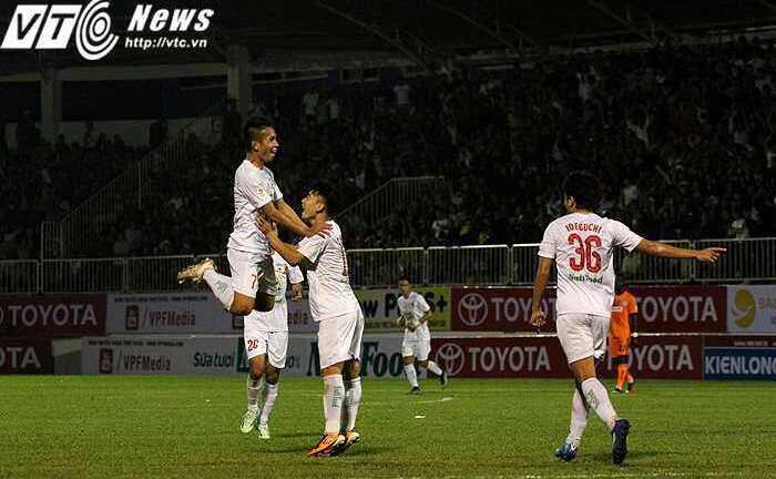 HAGL trụ hạng: Điểm sáng lẻ loi giữa sân đấu vang tiếng dế kêu