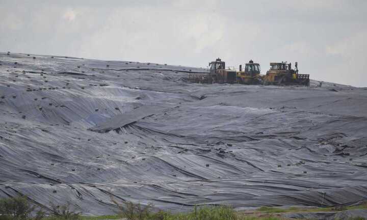 Hôi thối nồng nặc 'tra tấn' dân Sài Gòn: Lập đường dây nóng tiếp nhận phản ánh