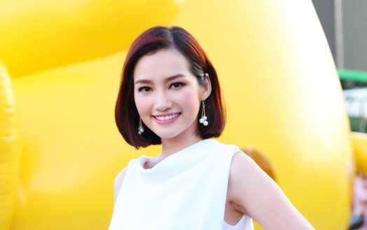 Trúc Diễm: 'Showbiz lúc nào cũng phải chứng tỏ giàu có và nổi tiếng'