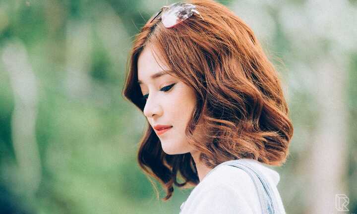 Bị cho rằng cố tình lộ ngực để nổi tiếng, Hoàng Yến Chibi bức xúc phản pháo