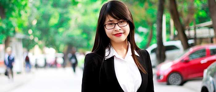 Nữ thủ khoa xinh đẹp ĐH Kinh tế quốc dân được 5 công ty lớn mời làm việc