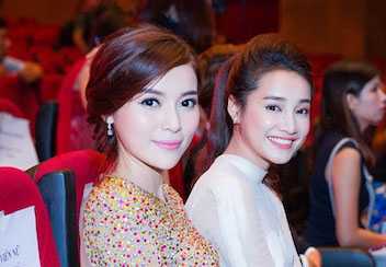 Cao Thái Hà khoe lưng trần với đầm ôm sát, đọ sắc Nhã Phương