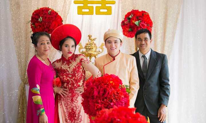 Phan Mạnh Quỳnh được tặng 100 cây vàng, trở thành 'con rể của năm'