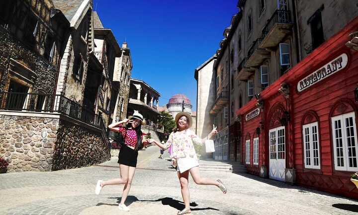 Khách sạn Mercure Bà Nà Hills French Village nhận hai giải thưởng kép tại The Guide Awards 2016