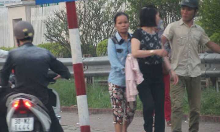 Dàn cảnh móc túi trước cổng bệnh viện Bạch Mai: Kẻ cầm đầu là 'nữ quái' nhiễm HIV