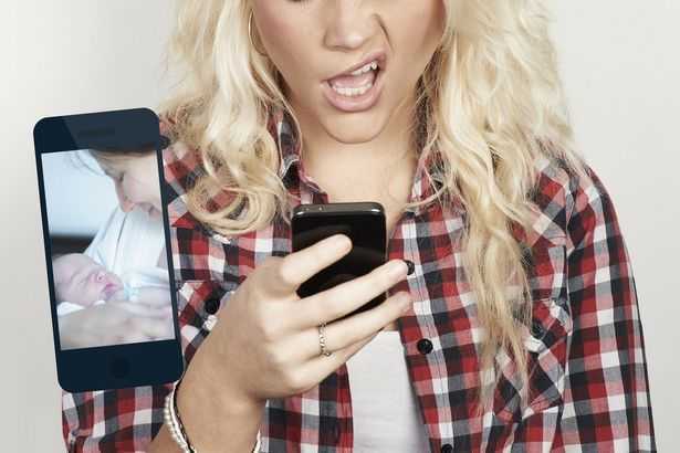 Bố mẹ bị thiếu nữ kiện vì đăng 500 ảnh thời thơ ấu lên Facebook