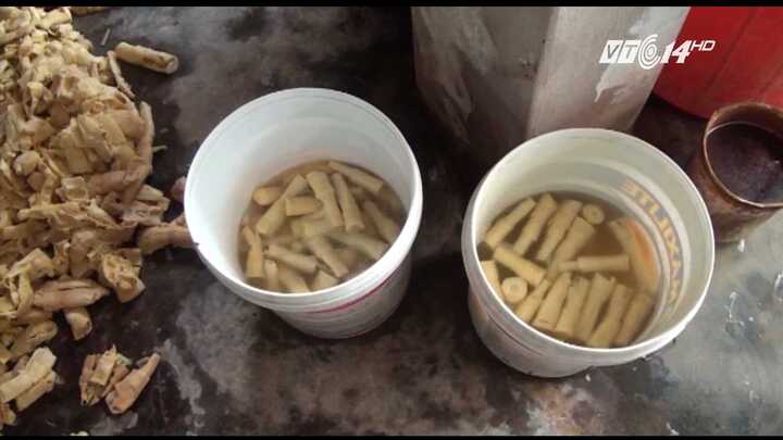 Cận cảnh 12 tấn măng ngâm chất tẩy đường độc hại