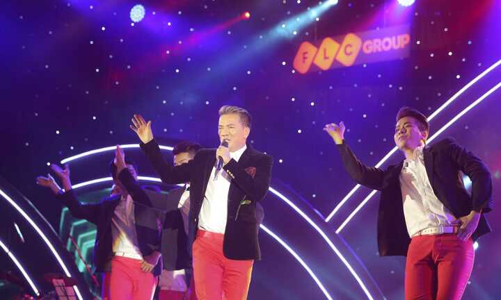 Đàm Vĩnh Hưng khiến khán giả mê đắm trong 'Biển tình' tại FLC Quy Nhơn