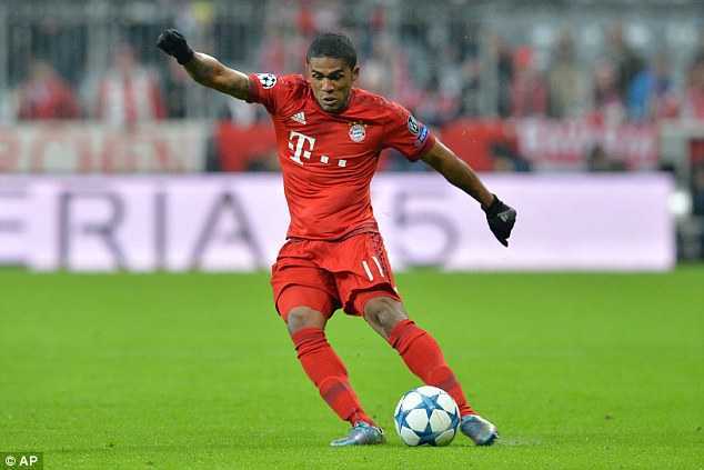 Siêu sao Bayern sút phạt đền theo cách có một không hai
