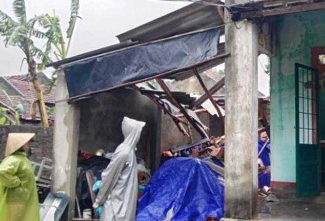 45 hộ dân ở Quảng Bình rơi vào cảnh 'màn trời chiếu đất' do lốc xoáy