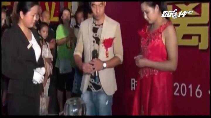 Cặp vợ chồng tổ chức tiệc hoành tráng để tuyên bố... ly hôn