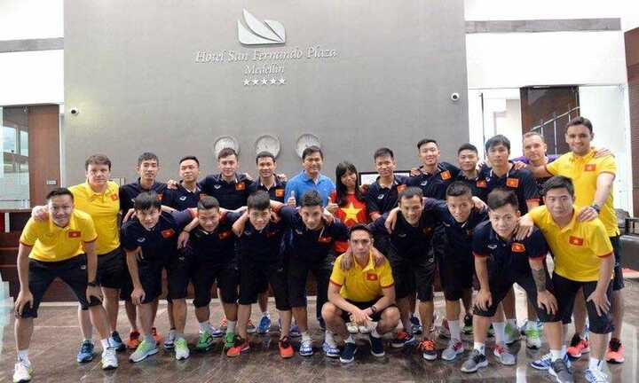 Tuyển futsal về tới Việt Nam