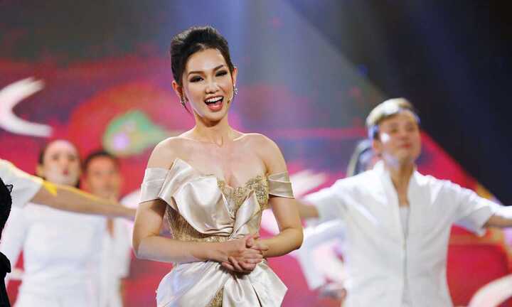 Minh Xù - Quỳnh Chi tranh giải Én Vàng 2016