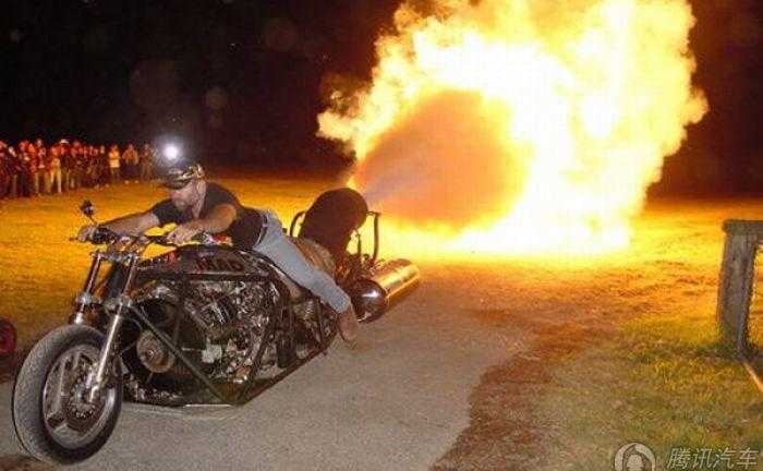 Xe máy lắp động cơ phản lực, độc đáo có một không hai