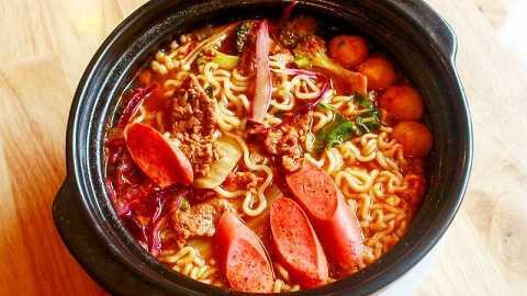 Món mì cay 7 cấp độ đe dọa sức khỏe của bạn thế nào?